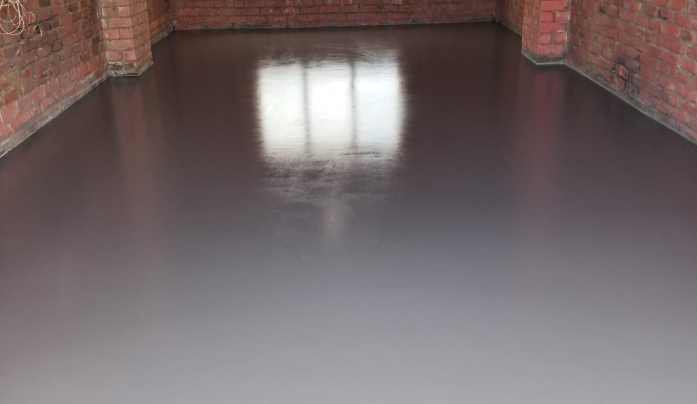 Выдержит ли полимер шипованную резину и агрессивную химию в гараже