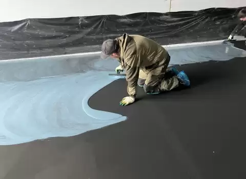 Подготовка основания под самовыравнивающийся наливной пол: 5 шагов к идеальному результату